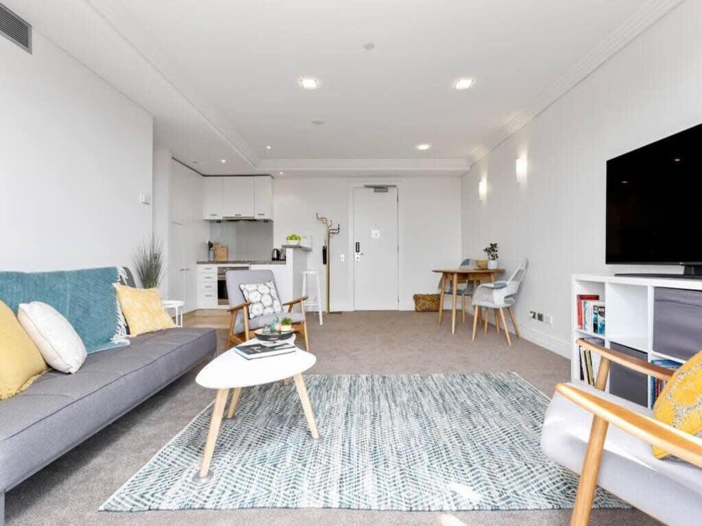 Bright One Bedroom Beauty With Balcony And Unbeatable Views Auckland Esterno foto